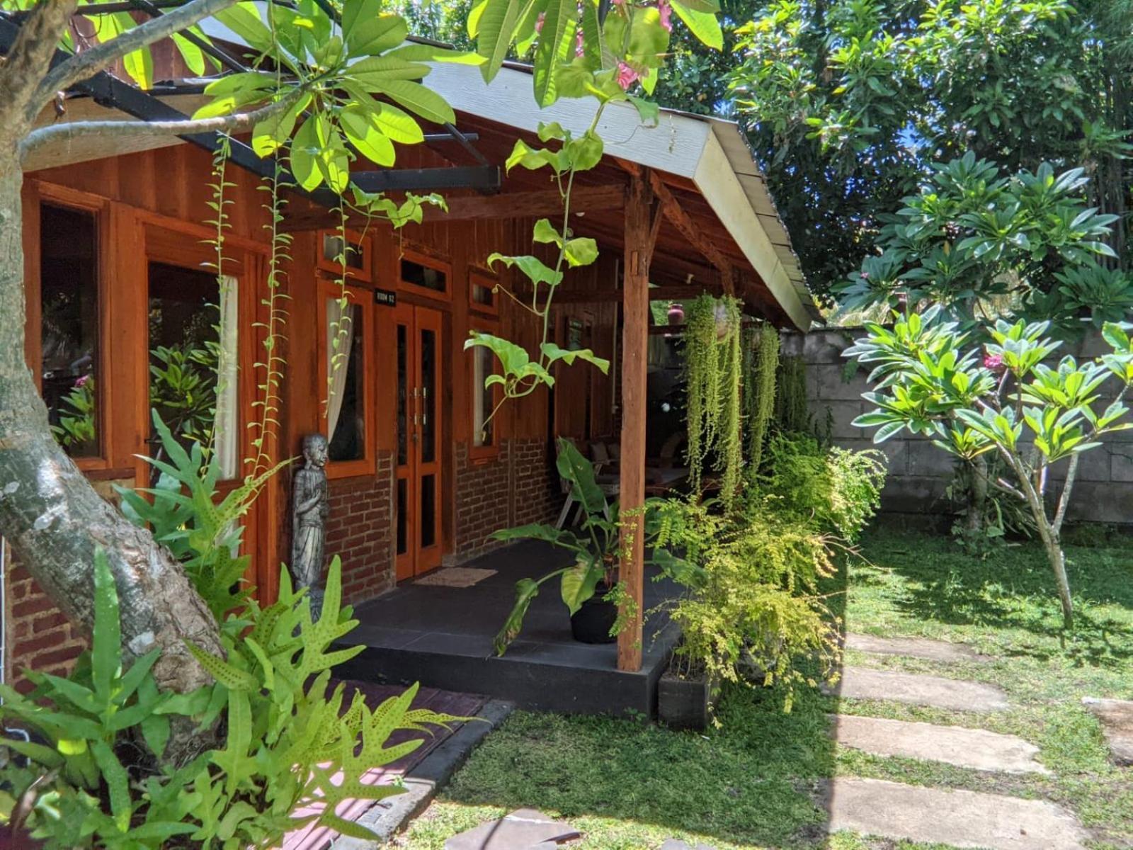 Tahlia'S Villa Sorongjukung Exterior photo
