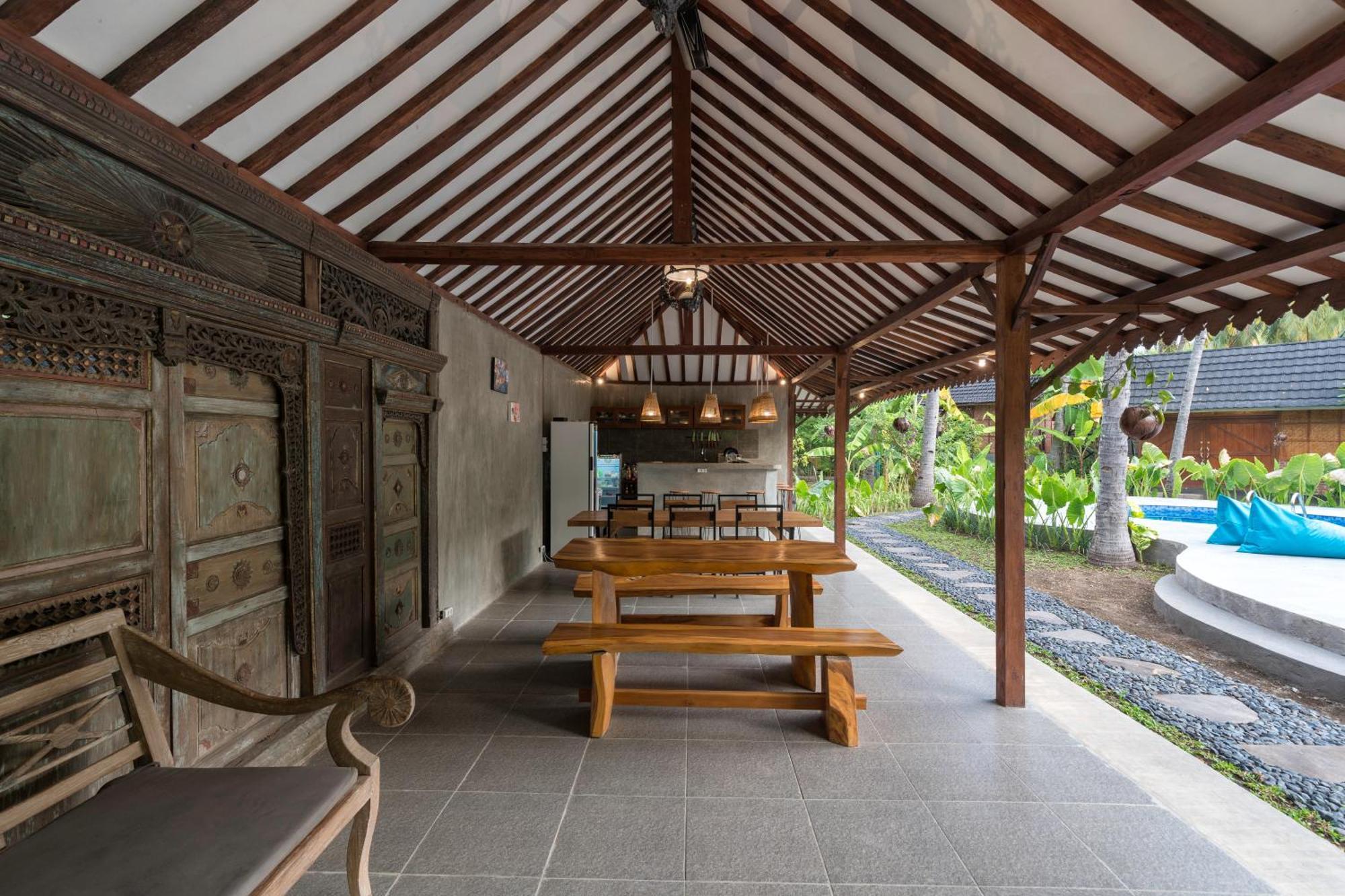 Tahlia'S Villa Sorongjukung Exterior photo